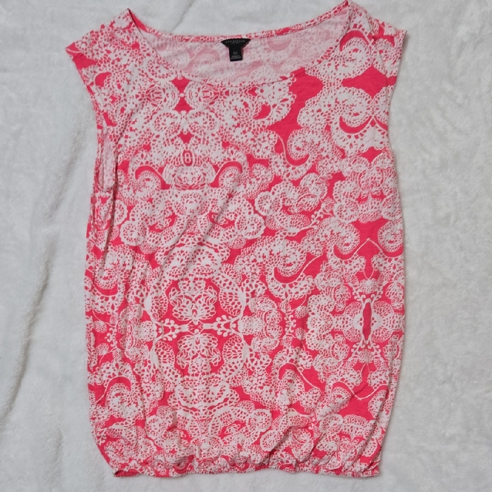 ✨4 Items For $20✨ Ann Taylor Pink and White Lace Blouse